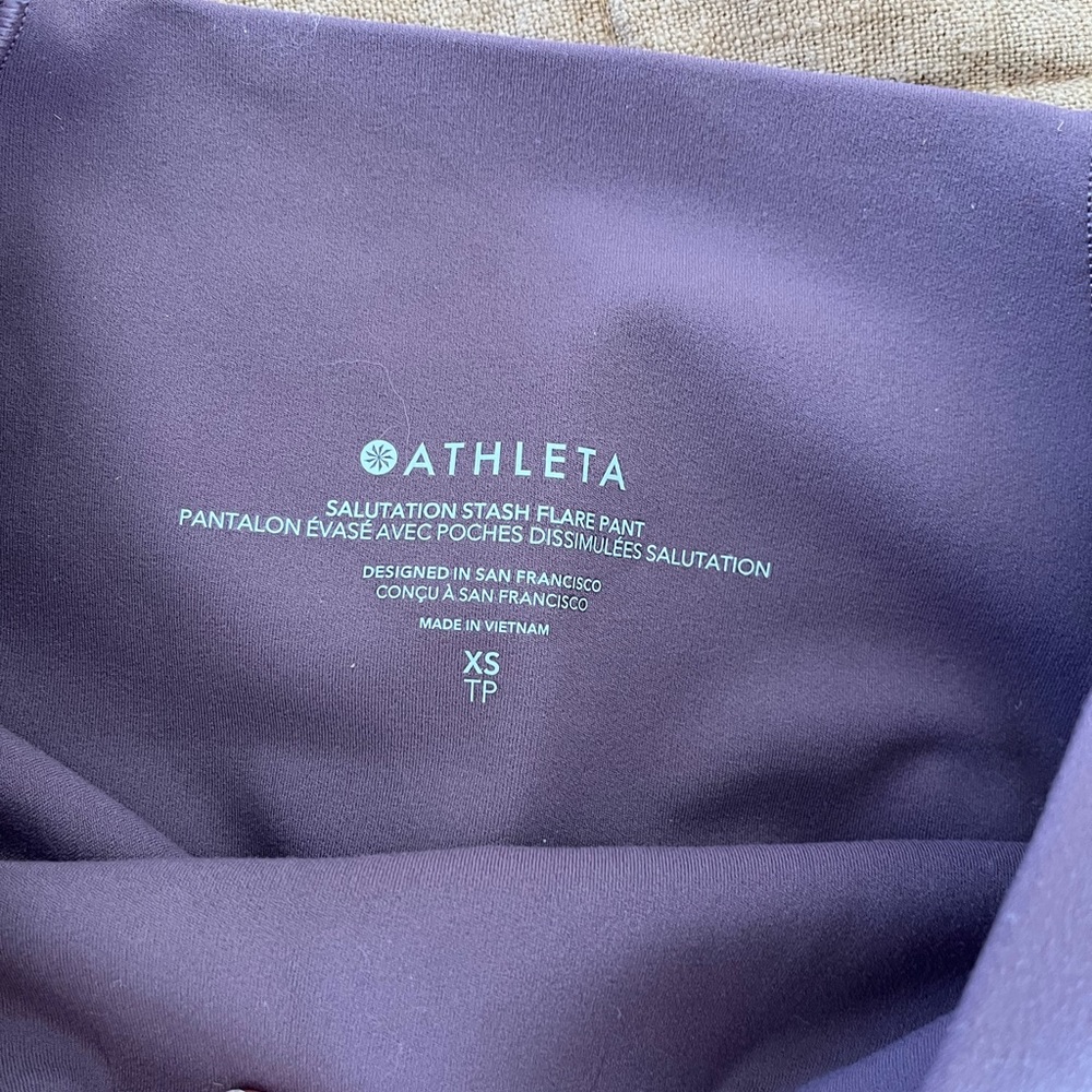 Aritzia/Lululemon Athleisure bundle flare leggings - Picture 4 of 14